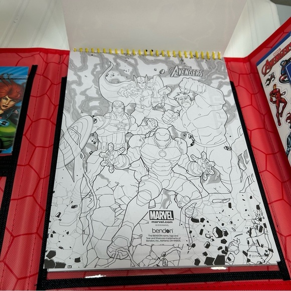 Marvel Avengers Boy Girl Entertainment Tri Fold Case Games, Crayon, Fun Gift - Picture 9 of 16